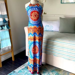 4/$20 Boho print slimming sundress with silver jewelry bar neckline Size S.